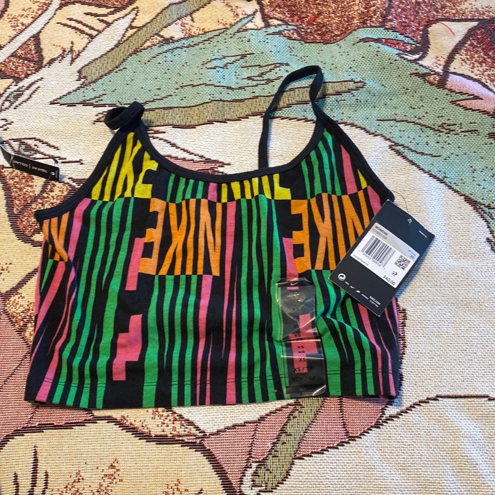 nike graphic top